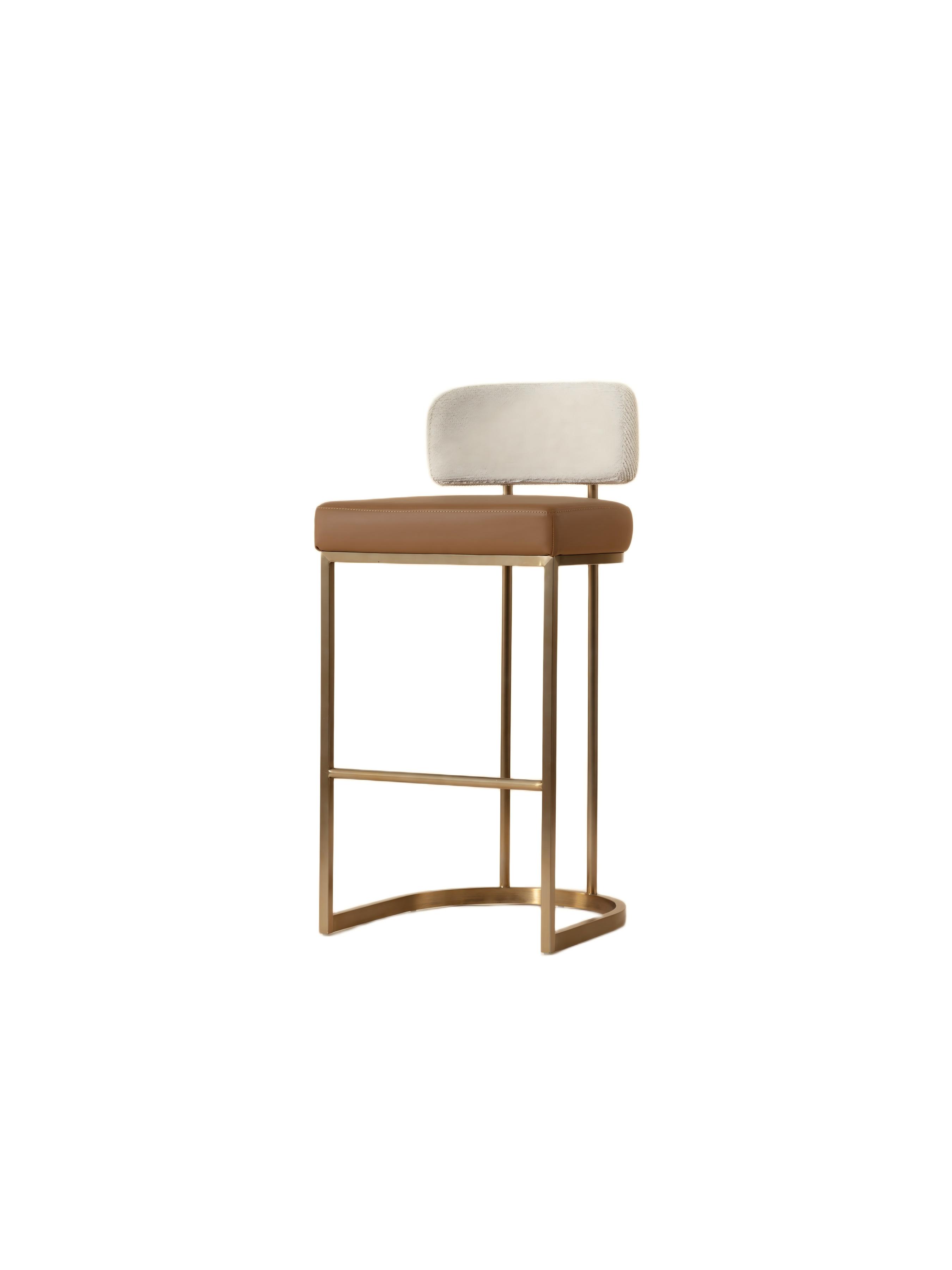 Larissa Barstool Barley hover image